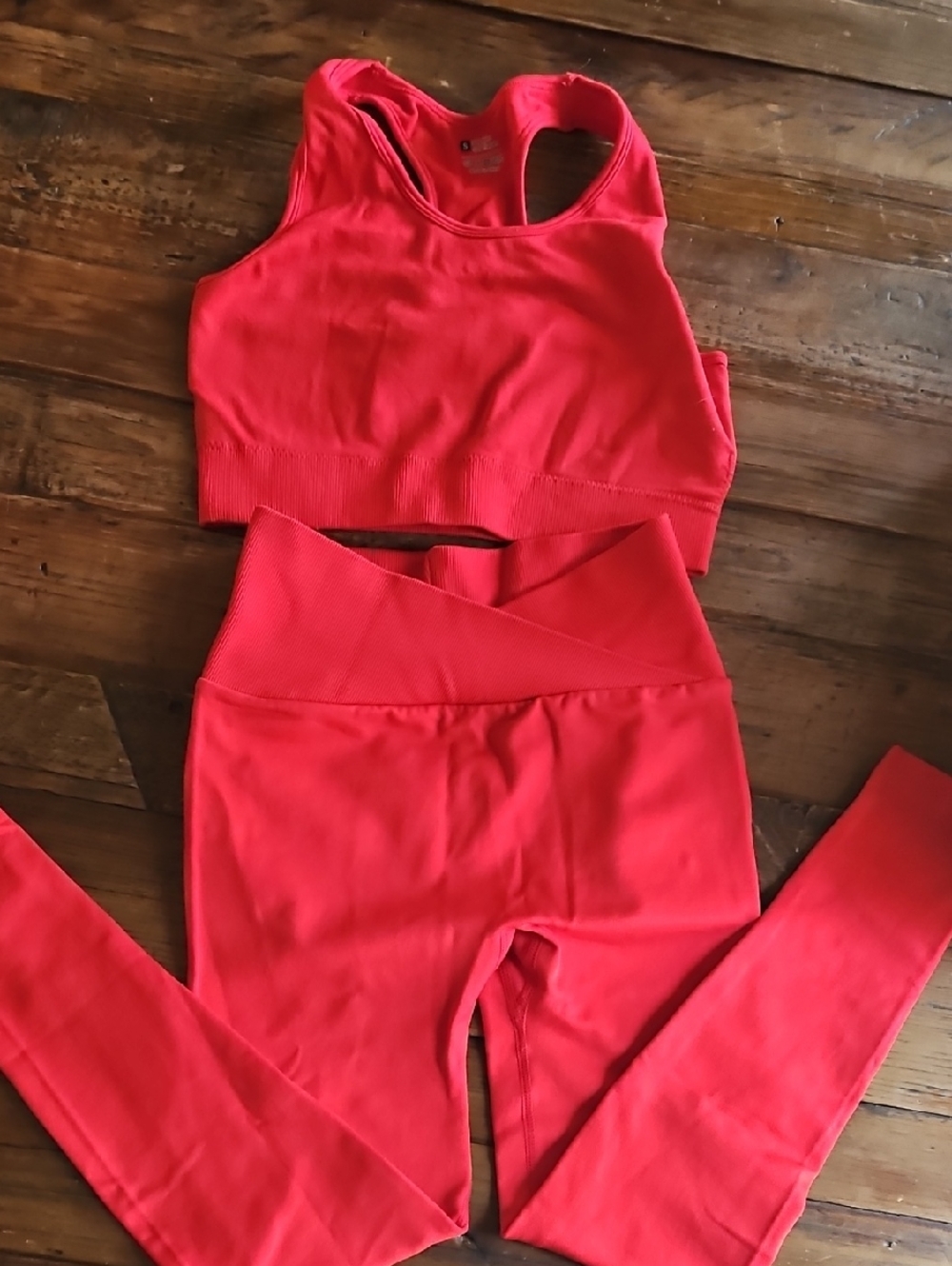 Women’s Red Seamless Sports Bra and High-Waist Leggings Set